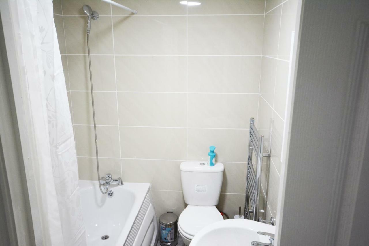 London Zone 2 Three Bedroom Apartment Екстер'єр фото