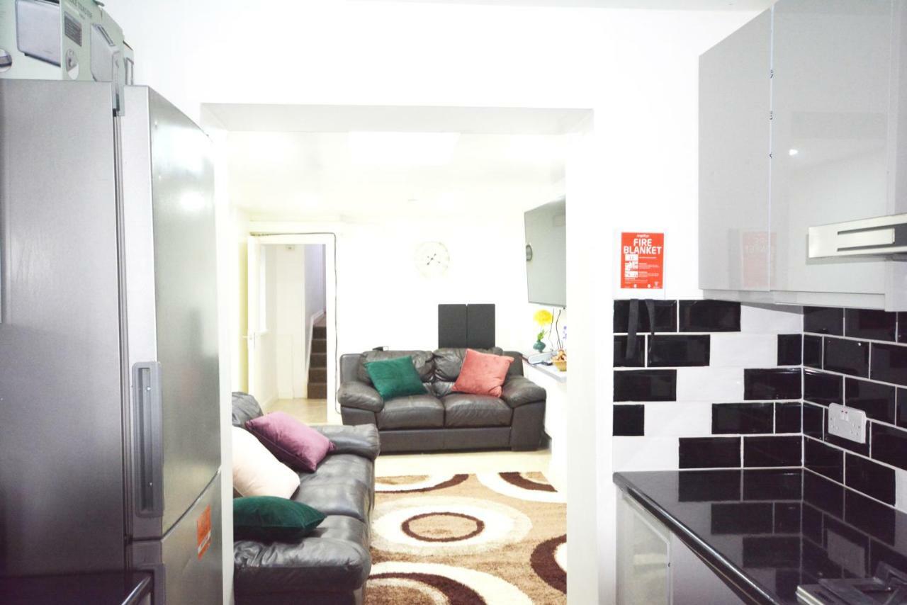 London Zone 2 Three Bedroom Apartment Екстер'єр фото